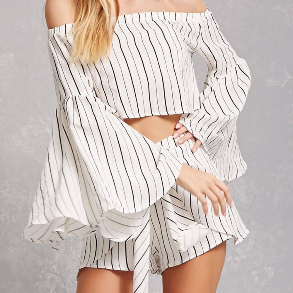 Selfie Leslie white striped two piece set